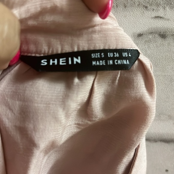 SHEIN Cold Shoulder pale Pink Long Sleeved button Top size small, lightweight - Picture 5 of 8